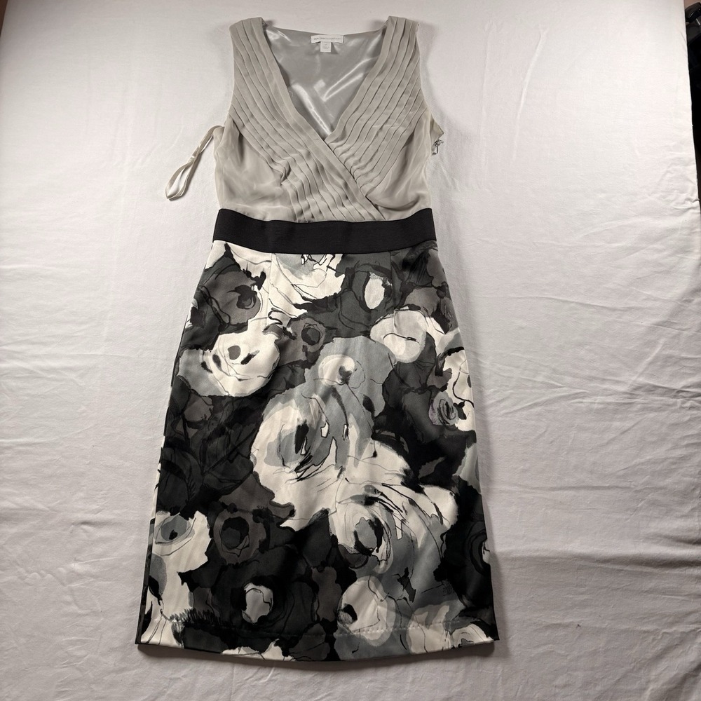 NEW YORK & COMPANY SLEEVELESS DRESS DRAPED V-NECK BODICE FLORAL PRINT LOWER XS